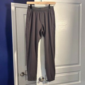 EUC - Gymshark Dark Gray Joggers - Size Small